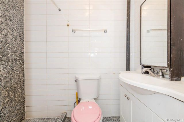 1055 Jefferson Avenue, Brooklyn, NY 11221