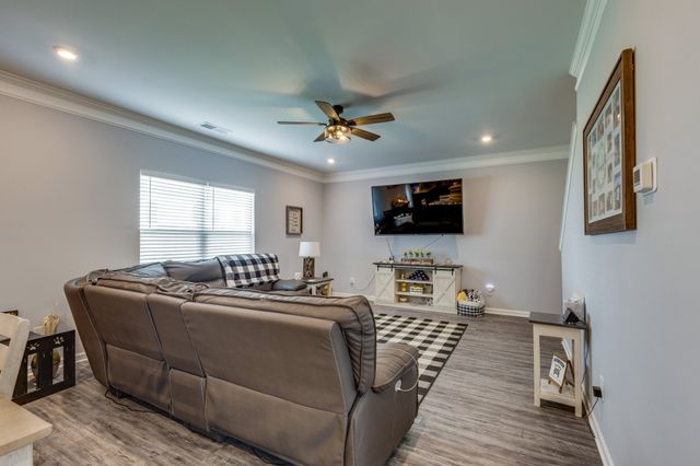 228 Stonewall Dr, Columbia, TN 38401