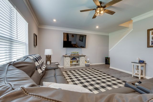 228 Stonewall Dr, Columbia, TN 38401