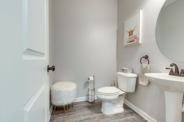 228 Stonewall Dr, Columbia, TN 38401