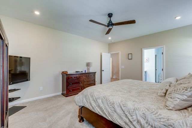 228 Stonewall Dr, Columbia, TN 38401