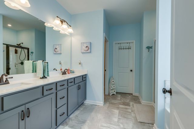 228 Stonewall Dr, Columbia, TN 38401