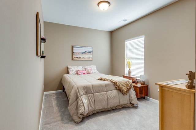 228 Stonewall Dr, Columbia, TN 38401