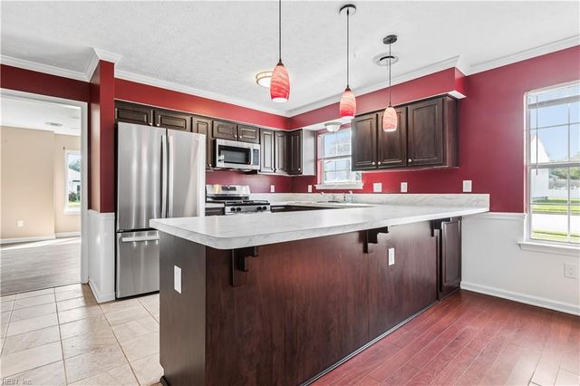 2 Hiram Crockett CT, Hampton, VA 23669