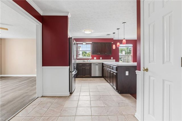 2 Hiram Crockett CT, Hampton, VA 23669