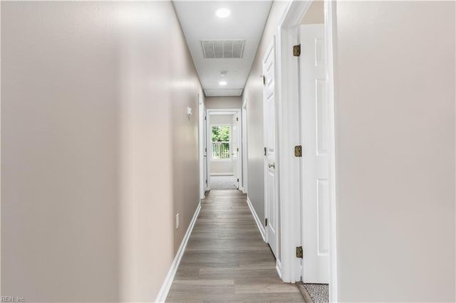 2 Hiram Crockett CT, Hampton, VA 23669