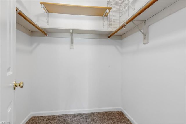 2 Hiram Crockett CT, Hampton, VA 23669
