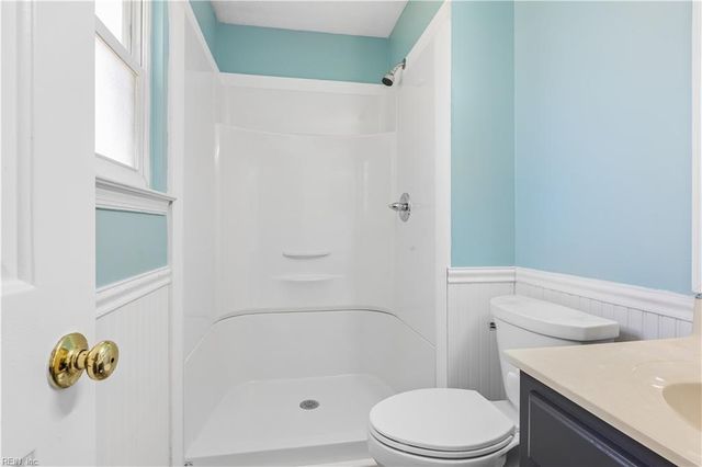 2 Hiram Crockett CT, Hampton, VA 23669