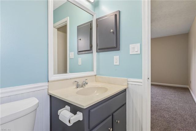 2 Hiram Crockett CT, Hampton, VA 23669