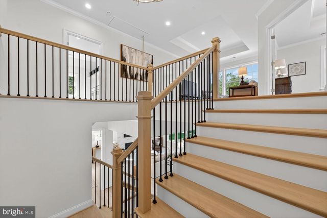 8904 HIGDON DR, Vienna, VA 22182