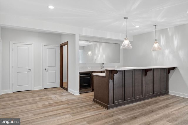 8904 HIGDON DR, Vienna, VA 22182