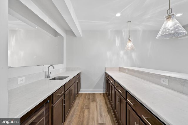 8904 HIGDON DR, Vienna, VA 22182