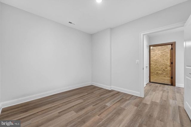 8904 HIGDON DR, Vienna, VA 22182