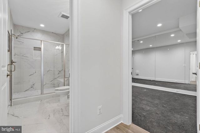 8904 HIGDON DR, Vienna, VA 22182
