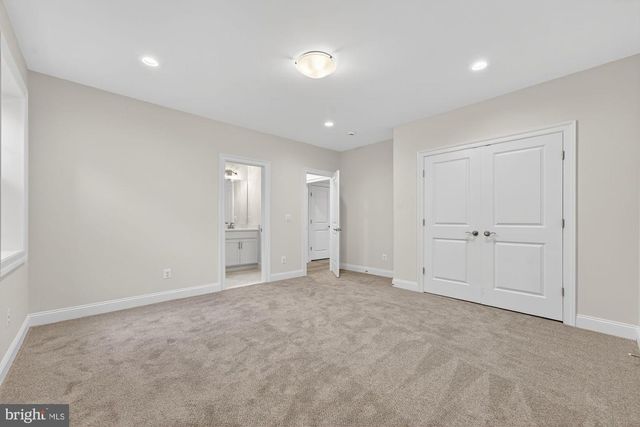 8904 HIGDON DR, Vienna, VA 22182