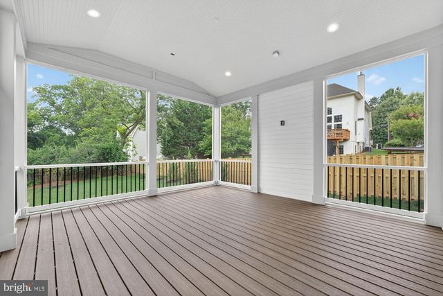 8904 HIGDON DR, Vienna, VA 22182