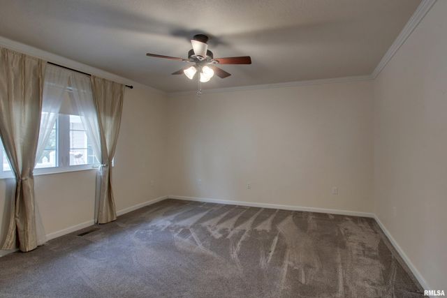 4813 CHESTNUT Street, Quincy, IL 62305