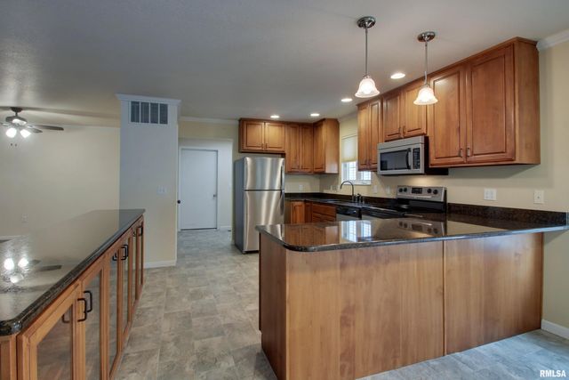 4813 CHESTNUT Street, Quincy, IL 62305