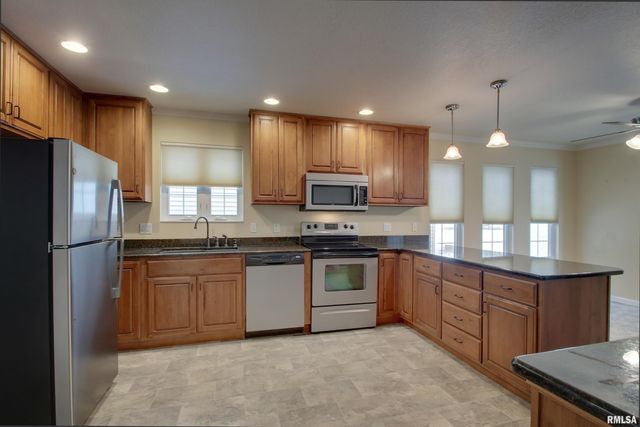 4813 CHESTNUT Street, Quincy, IL 62305