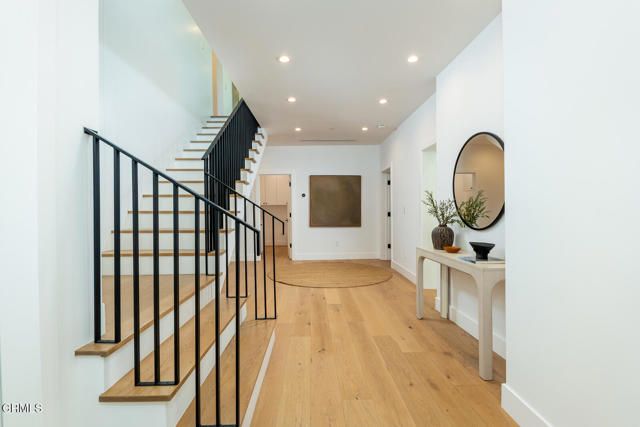 2950 Oak Glen Road, Glendale, CA 91208