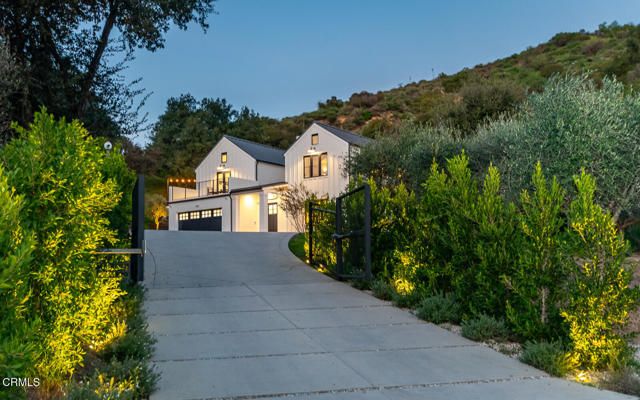 2950 Oak Glen Road, Glendale, CA 91208