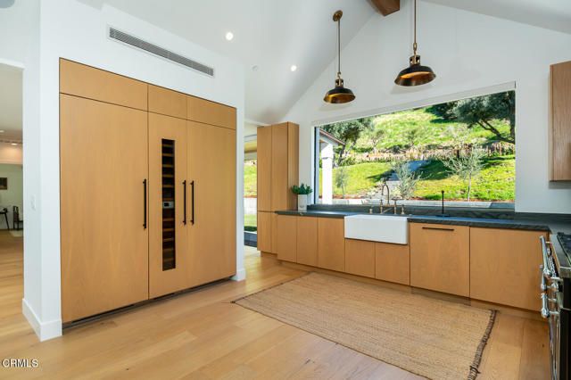 2950 Oak Glen Road, Glendale, CA 91208