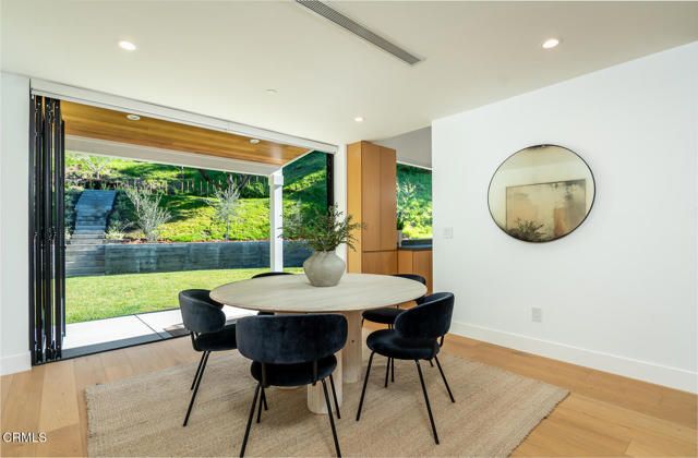 2950 Oak Glen Road, Glendale, CA 91208