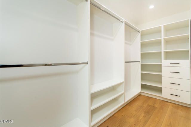 2950 Oak Glen Road, Glendale, CA 91208