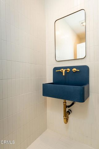 2950 Oak Glen Road, Glendale, CA 91208