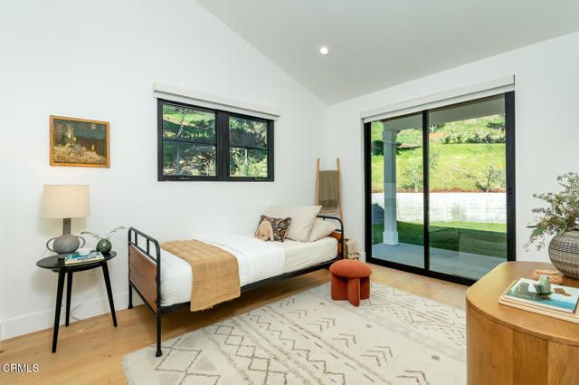 2950 Oak Glen Road, Glendale, CA 91208