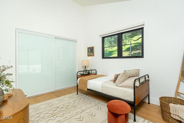 2950 Oak Glen Road, Glendale, CA 91208