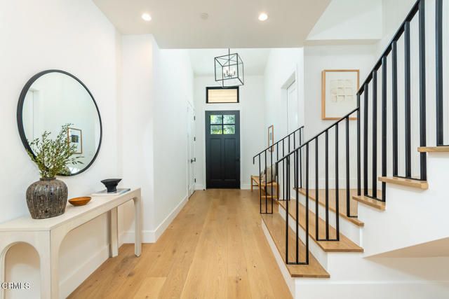 2950 Oak Glen Road, Glendale, CA 91208