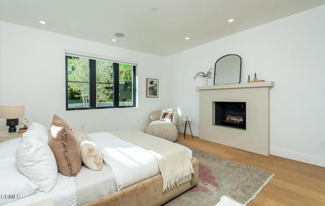 2950 Oak Glen Road, Glendale, CA 91208