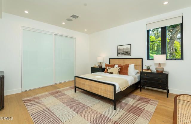 2950 Oak Glen Road, Glendale, CA 91208