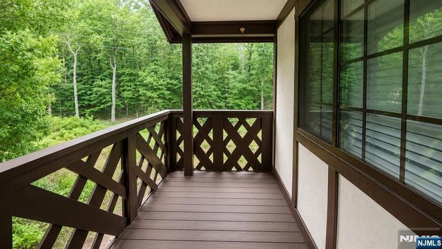 3112 Stowe Lane, Mahwah, NJ 07430