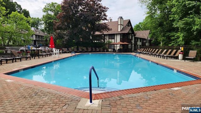 3112 Stowe Lane, Mahwah, NJ 07430