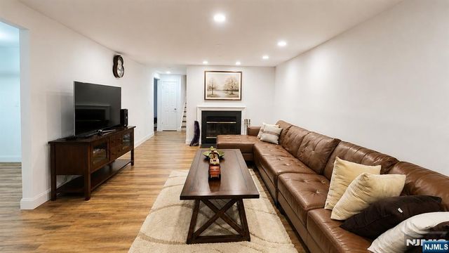 3112 Stowe Lane, Mahwah, NJ 07430