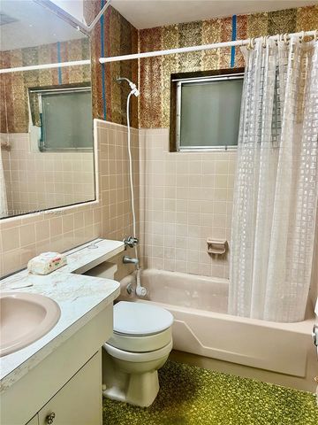 4402 NW 43rd Ter, Tamarac, FL 33319