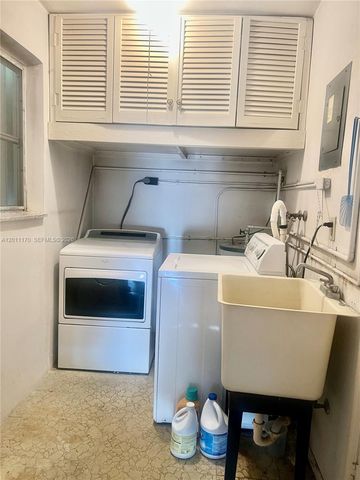 4402 NW 43rd Ter, Tamarac, FL 33319