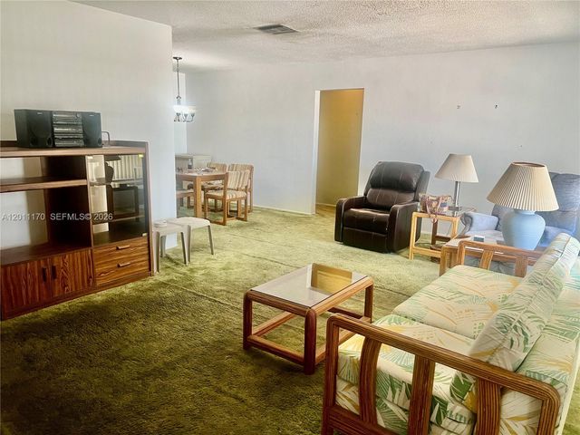 4402 NW 43rd Ter, Tamarac, FL 33319