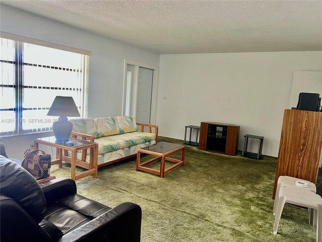 4402 NW 43rd Ter, Tamarac, FL 33319