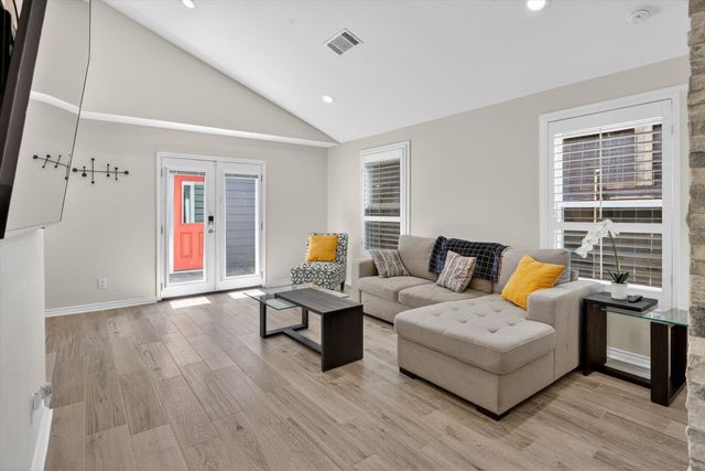4315 Cabell Drive, Dallas, TX 75204