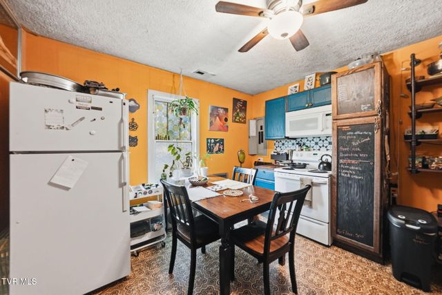 1218 Indian Ridge Road, Johnson City, TN 37604