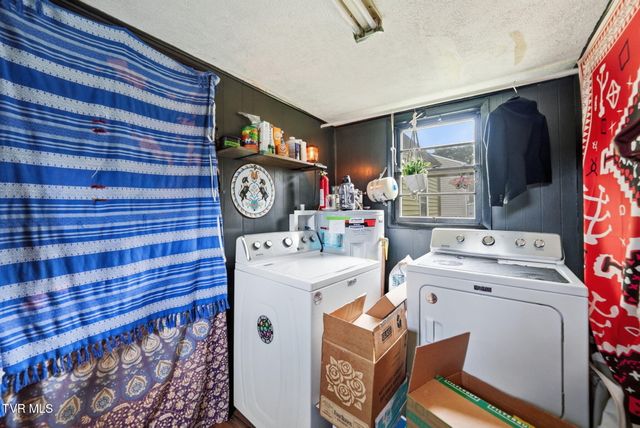 1218 Indian Ridge Road, Johnson City, TN 37604