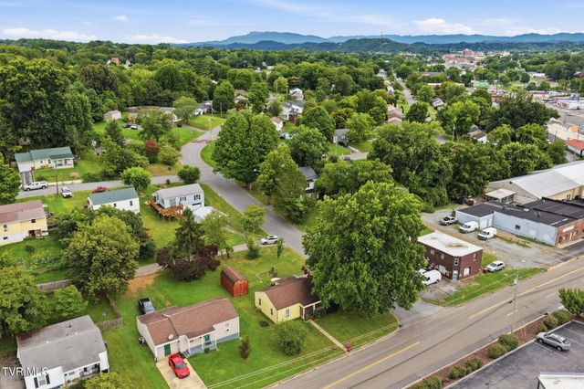 1218 Indian Ridge Road, Johnson City, TN 37604