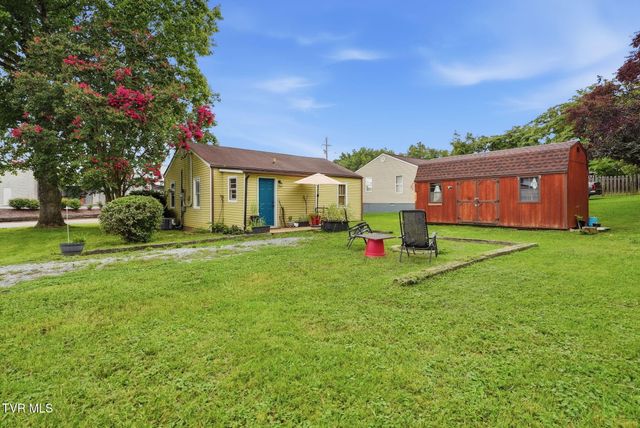1218 Indian Ridge Road, Johnson City, TN 37604
