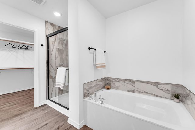 675 W Castor Loop, Nixa, MO 65714