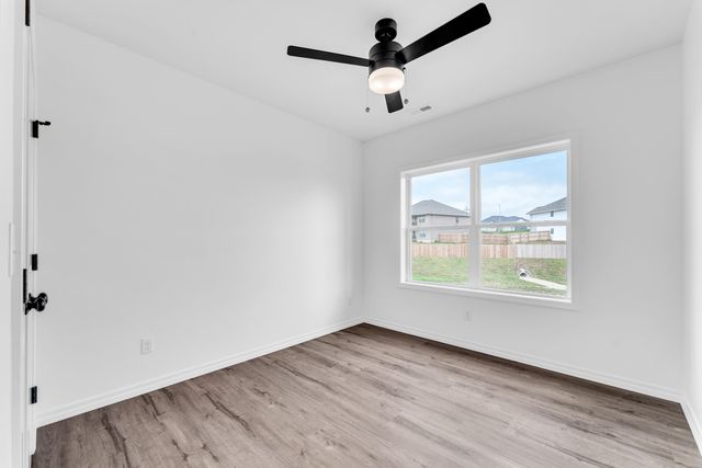 675 W Castor Loop, Nixa, MO 65714