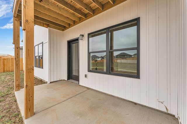 675 W Castor Loop, Nixa, MO 65714