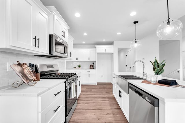 675 W Castor Loop, Nixa, MO 65714